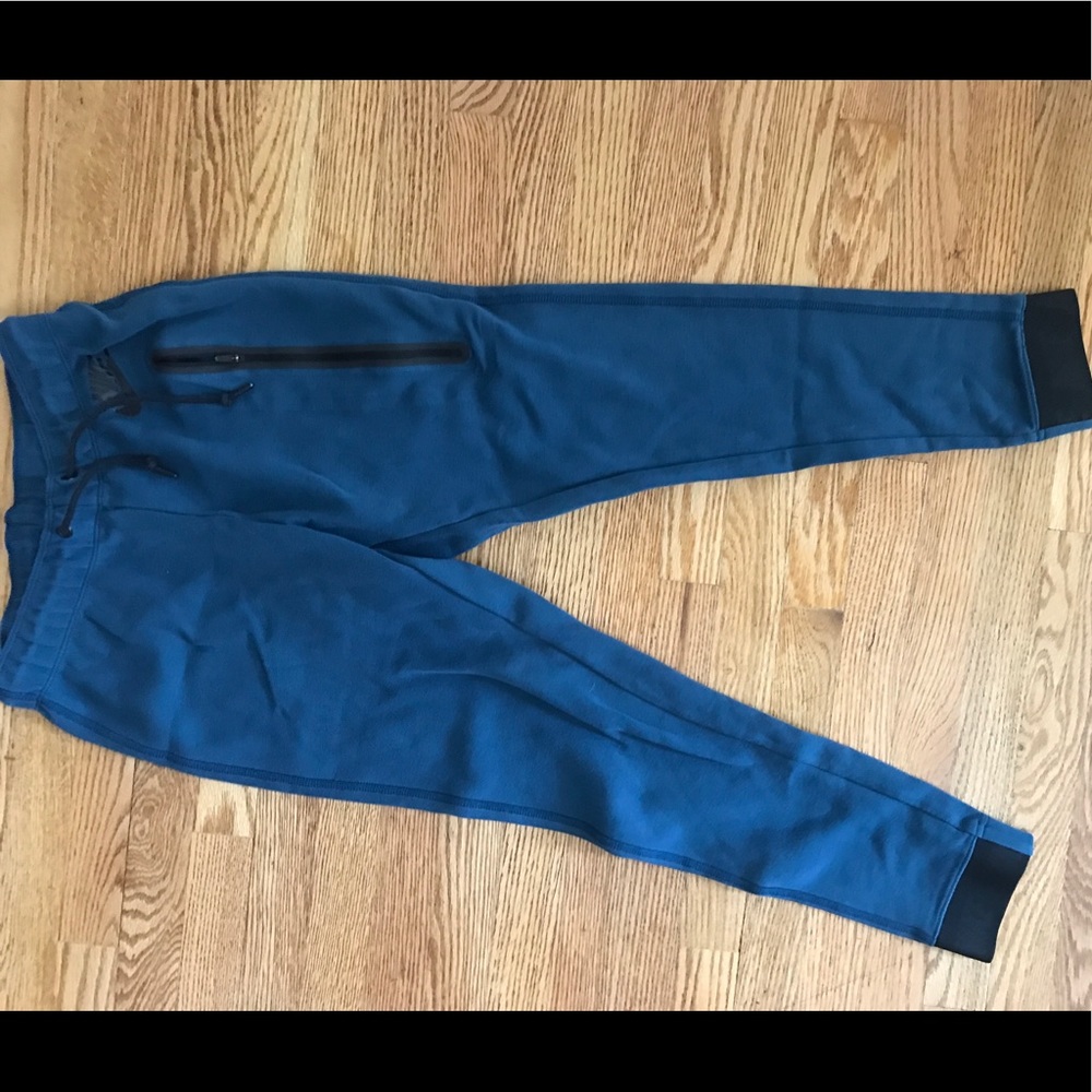 Nike tech fleece sweats. Size XS